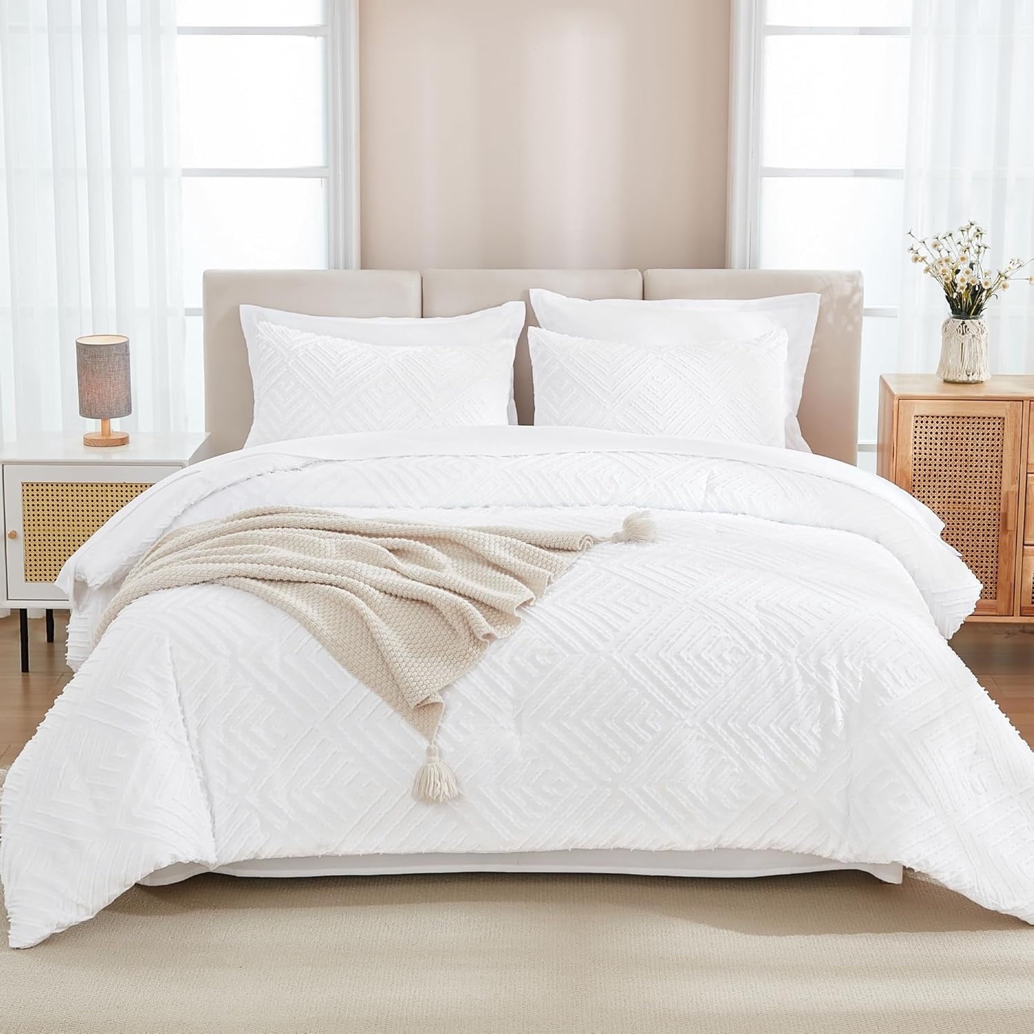 7 Pieces   Bed in a Bag Tufted Bedding Sets Lightweight All Season Bed Set with Comforter, Sheets, Pillowcases &amp; Shams